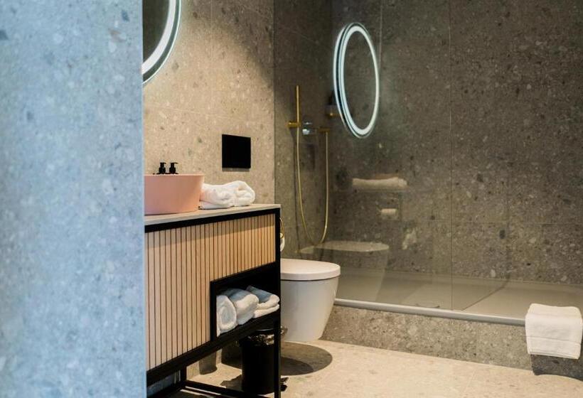 高级工作室, Bob W Peterhof