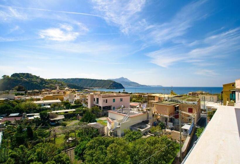 Номер Стандарт Вид на Море, Celeste