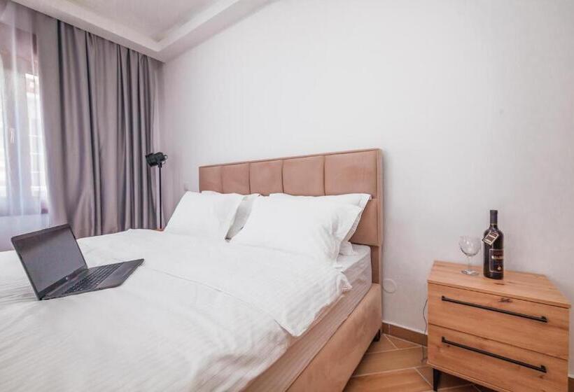 استودیو استاندارد با تراس, Magnolia Place