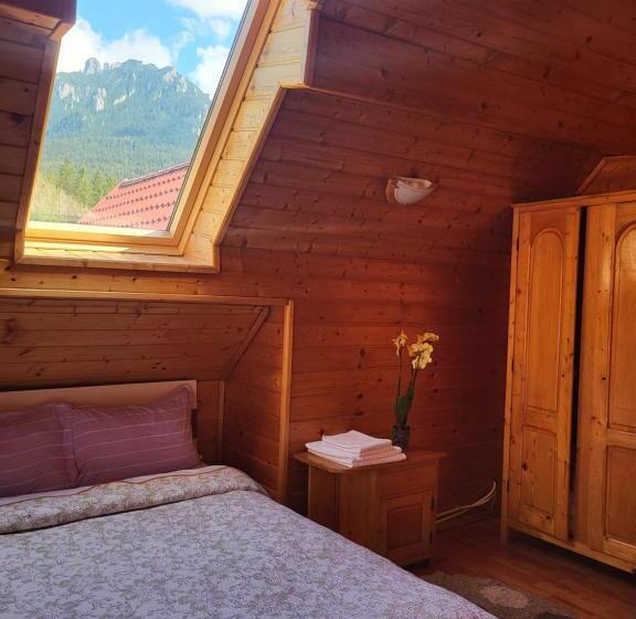 Трехместный Номер Стандарт с Балконом, Pensiunea Perla Durau