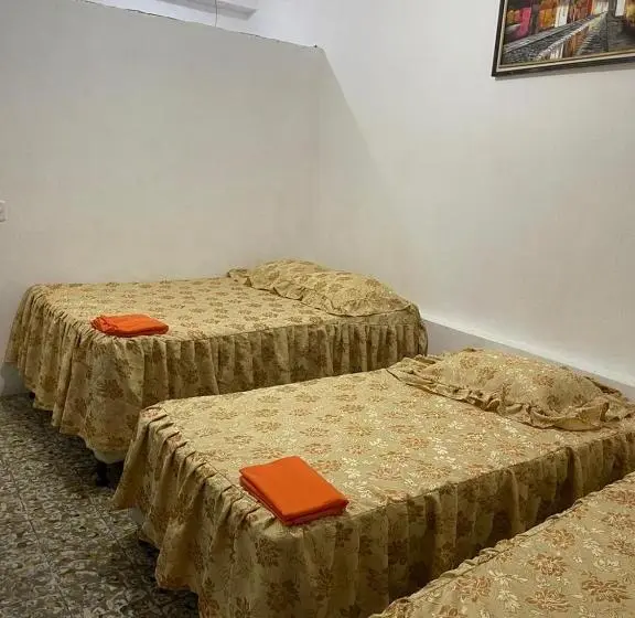 اتاق استاندارد سه نفره, Villa Aurora