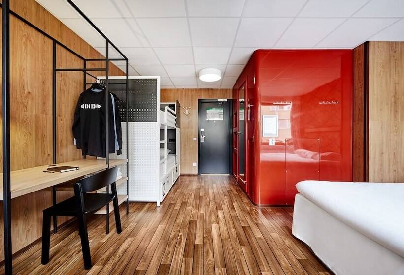 חדר משפחתי, Generator Stockholm