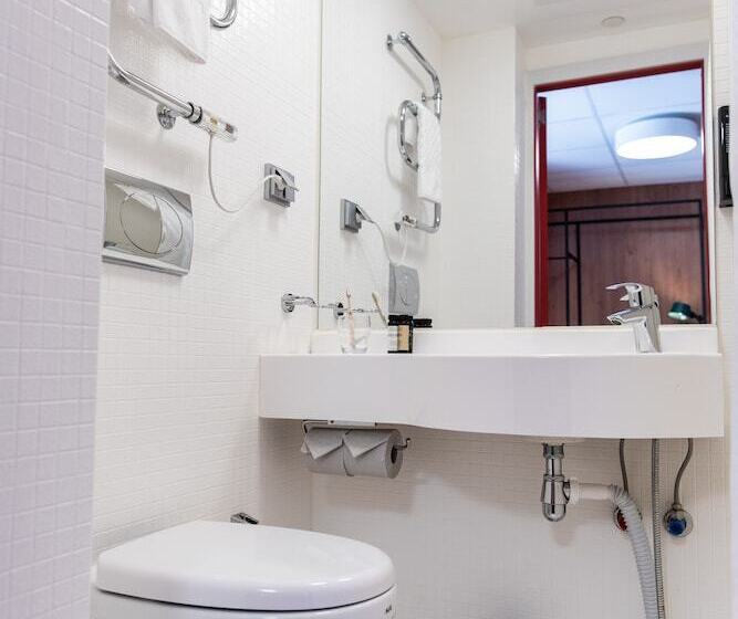 חדר משפחתי, Generator Stockholm