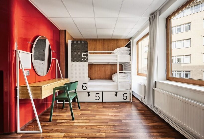 ルームシェアのワンベッド, Generator Stockholm