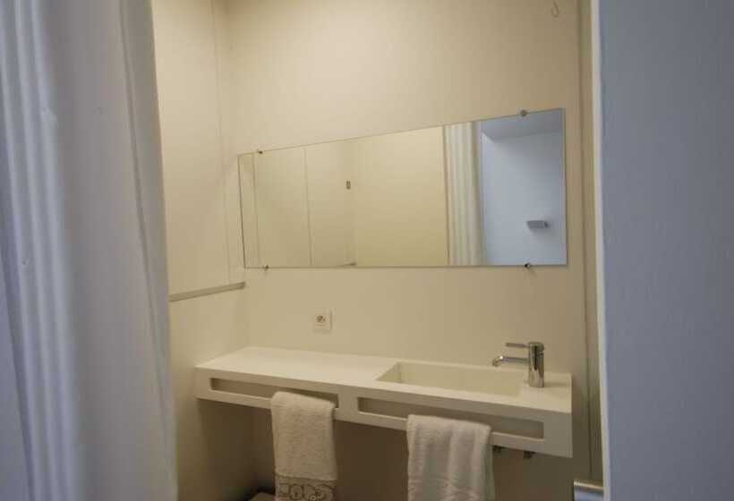 غرفة سوبيريور, T Walleke