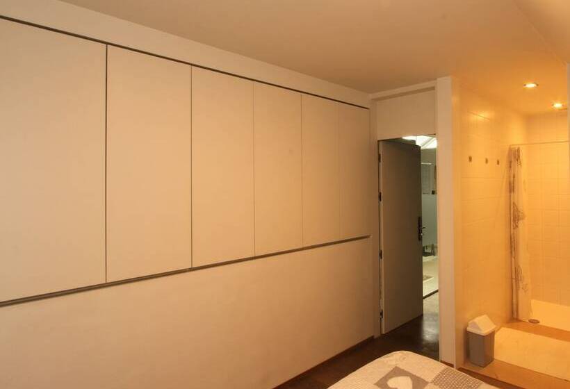 غرفة قياسية, T Walleke