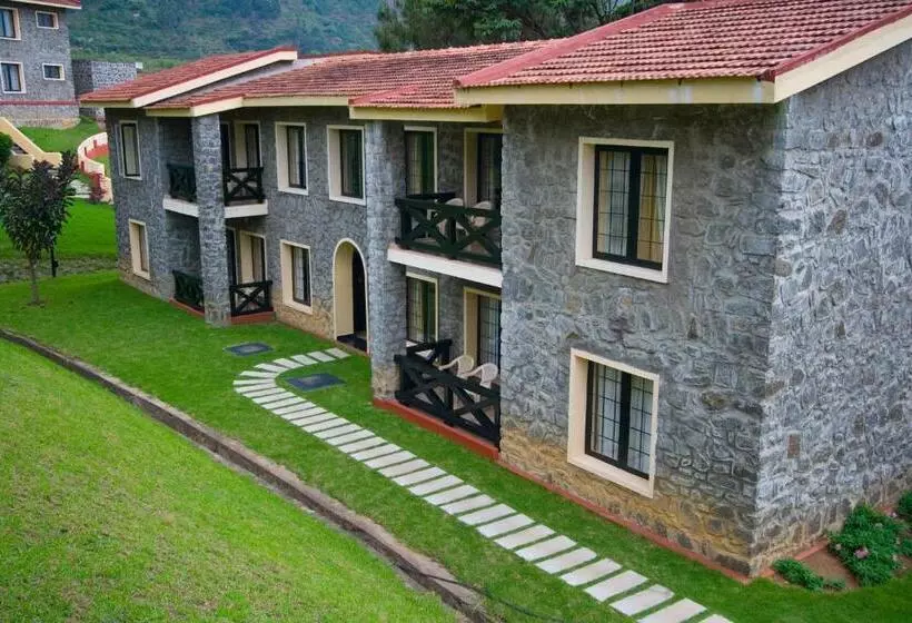 デラックススイート, Green Pastures   A Hill Country Resort