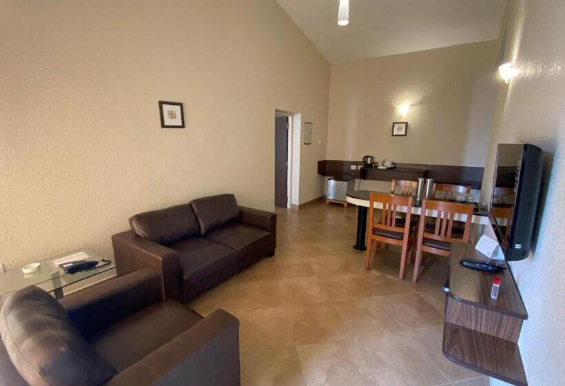 キャビン, Green Pastures   A Hill Country Resort