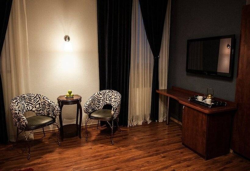 سوییت, Art Rustic Boutique