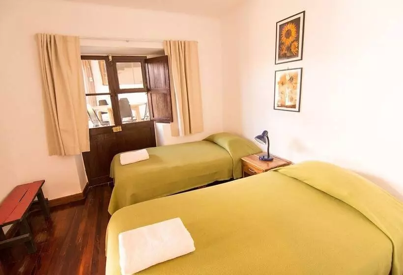 اتاق اکونومی, Casarte Takubamba B&b