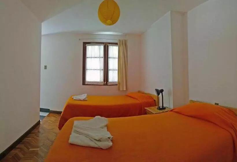 اتاق استاندارد سه نفره, Casarte Takubamba B&b