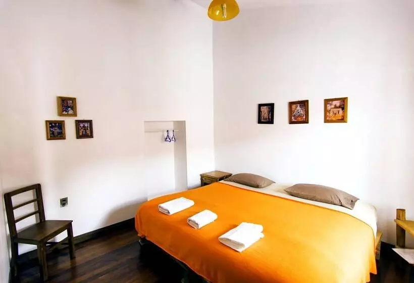 اتاق اکونومی, Casarte Takubamba B&b