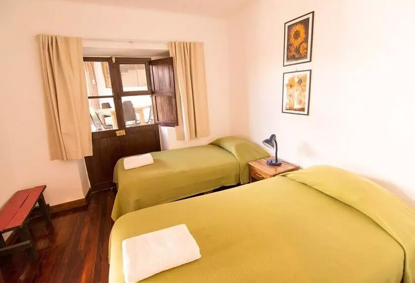 اتاق اکونومی, Casarte Takubamba B&b