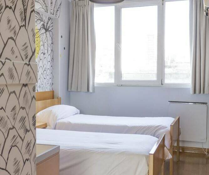 اتاق استاندارد, Circus Hostel
