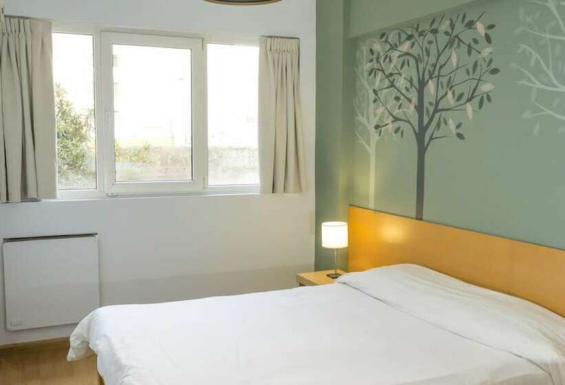 اتاق استاندارد, Circus Hostel