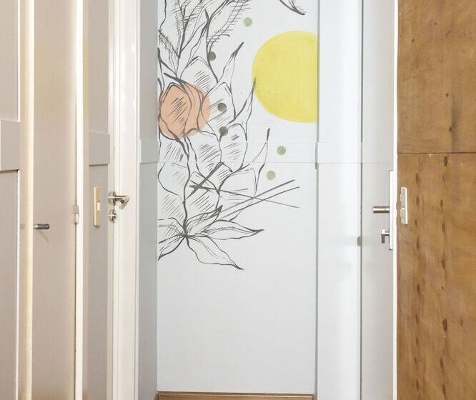 تختخواب در اتاق مشترک, Circus Hostel