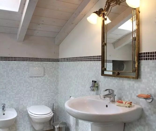 スイート, Corte San Luca Apartments