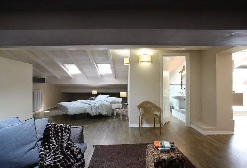 スイート, Corte San Luca Apartments