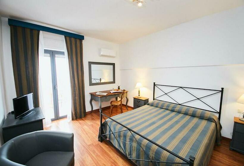 חדר סופריור, Enterprise