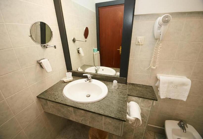 חדר דלוקס, Enterprise