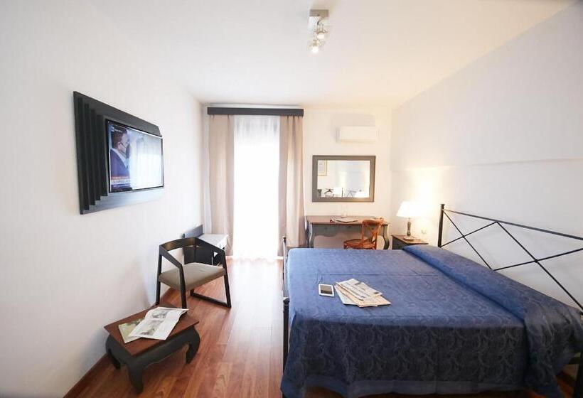 חדר דלוקס, Enterprise