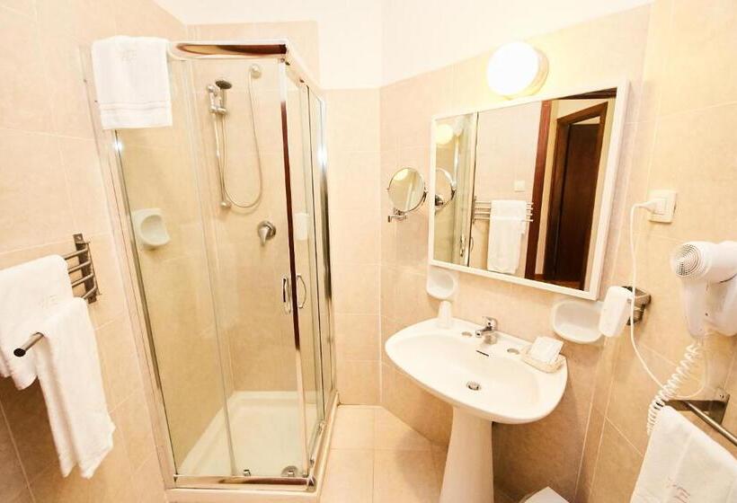 חדר משפחתי צדדי נוף לים, Enterprise