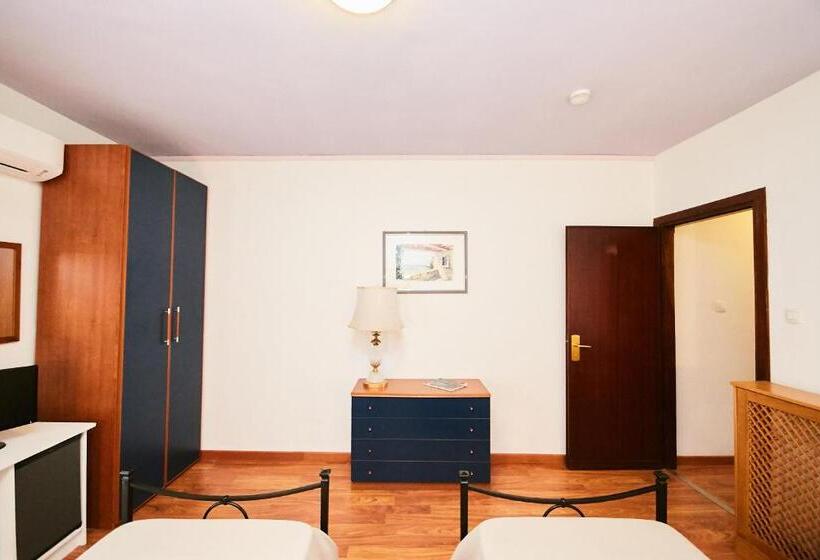 חדר משפחתי צדדי נוף לים, Enterprise