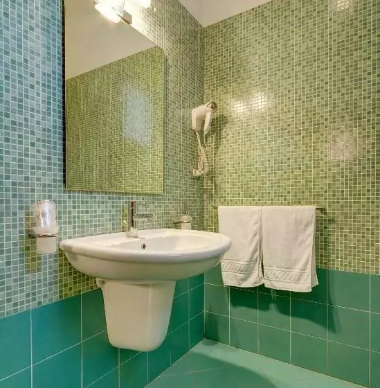 Habitación Estàndard Individual, Ghalà