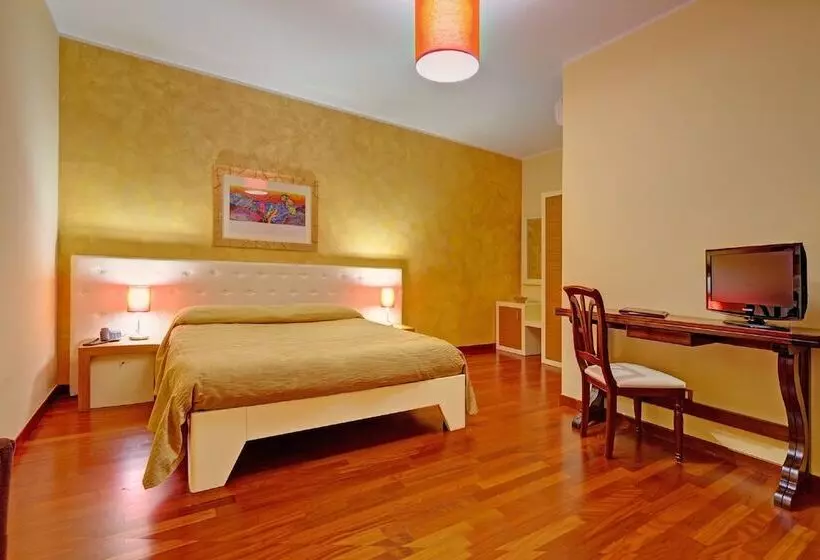 Habitació Estàndard, Ghalà