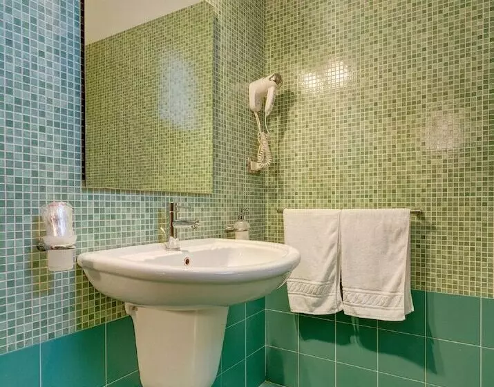 Habitació Estàndard, Ghalà