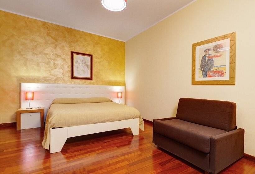 חדר סטנדרט לשלושה, Ghalà