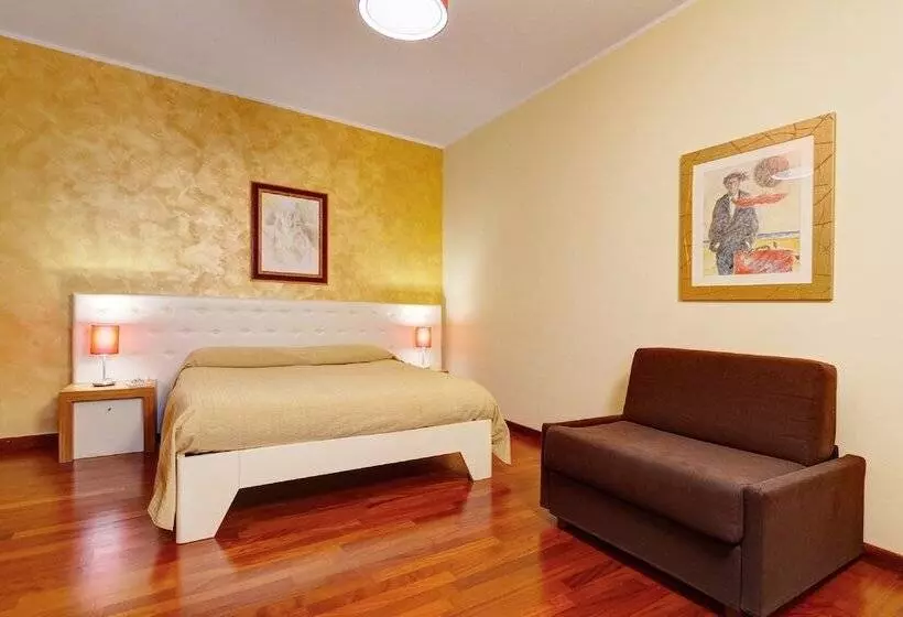Habitació Triple Estàndard, Ghalà