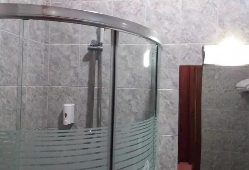 اتاق خانوادگی, Oxa Doo