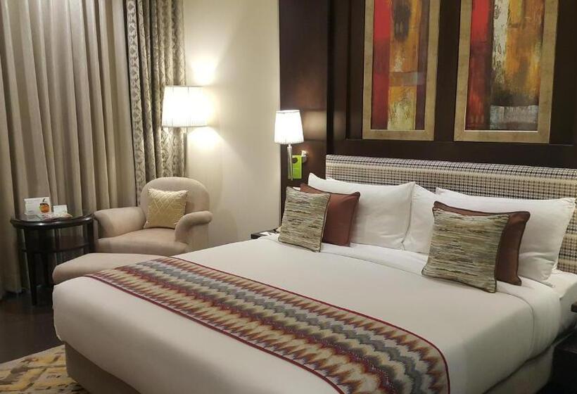 Номер бизнес-класса, Radisson Noida