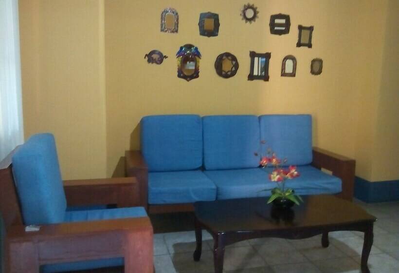 استودیوی لوکس, The Melville Boutique