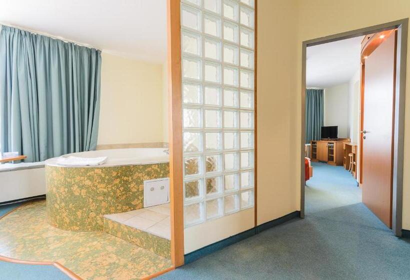 Люкс с гидромассажем, Hunguest Hotel Aqua Sol