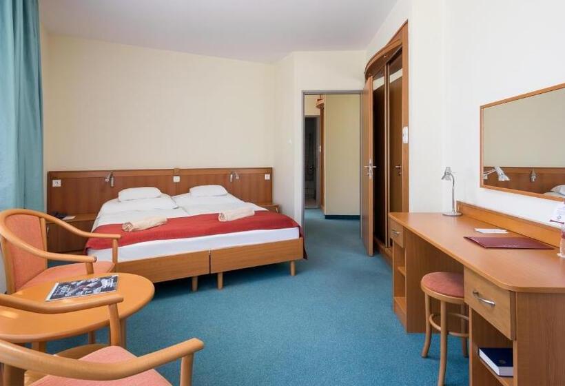 جناح مزود بجاكوزى, Hunguest Hotel Aqua Sol