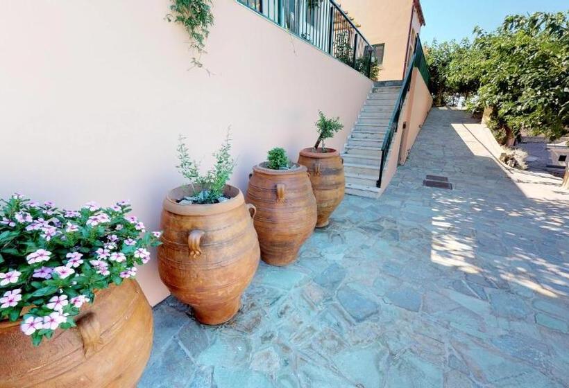 דירת שני חדרים, Nana Apartments