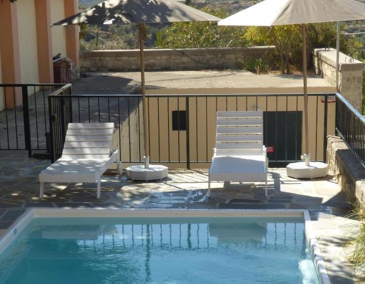 דירת חדר סופריור, Nana Apartments