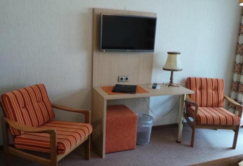 标准间, Zur Linde