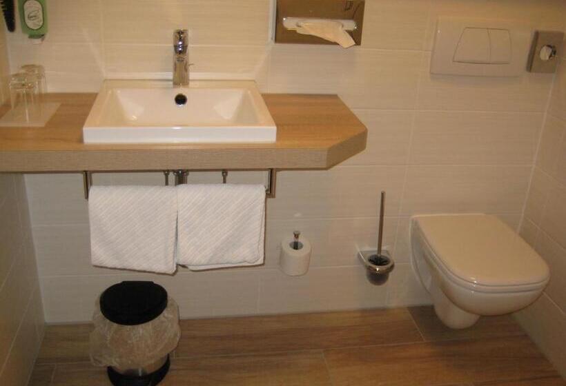 标准间, Zur Linde