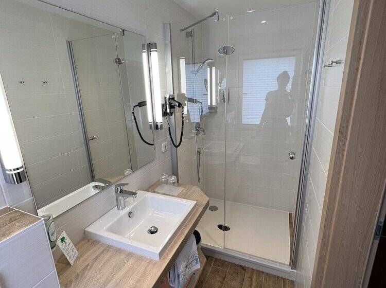 标准间, Zur Linde