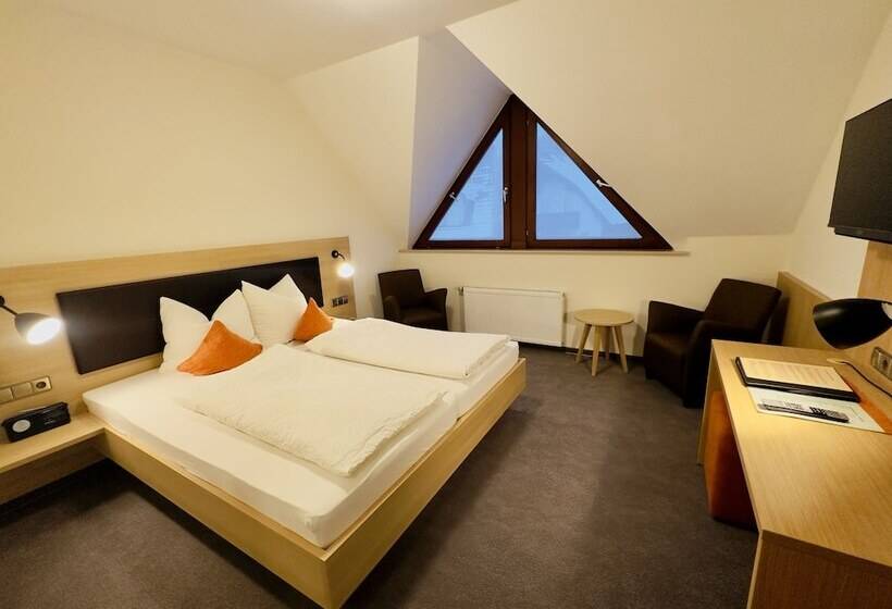 标准间, Zur Linde