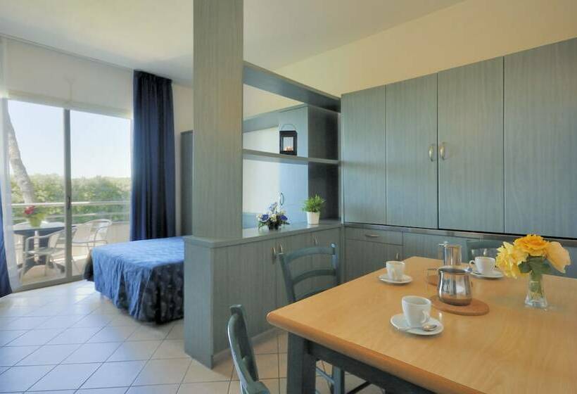 Апартаменты 1 Спальня, La Cecinella Apartments