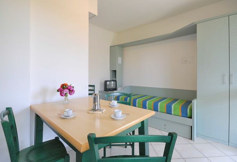 Апартаменты 2 Спальни, La Cecinella Apartments