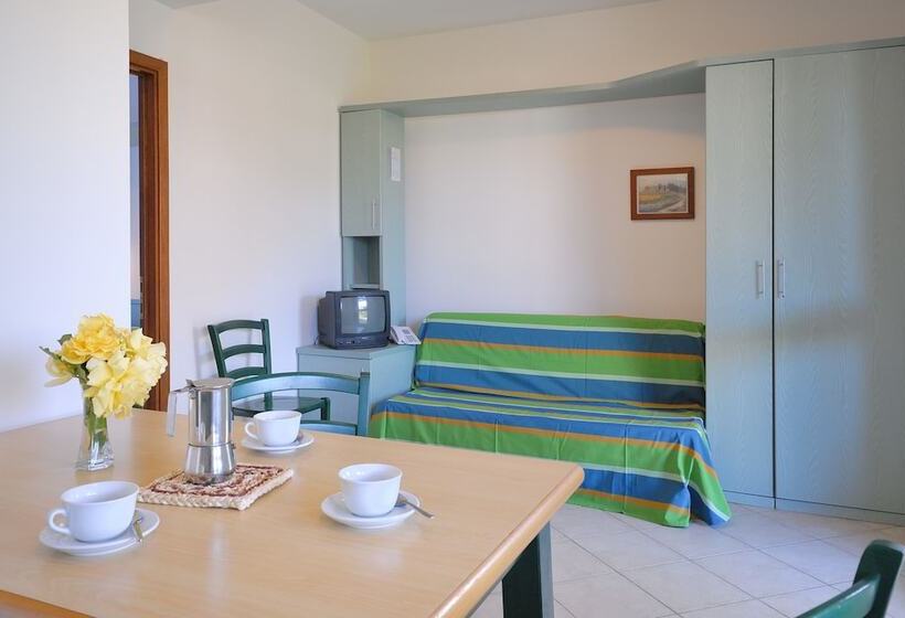 Апартаменты 2 Спальни, La Cecinella Apartments