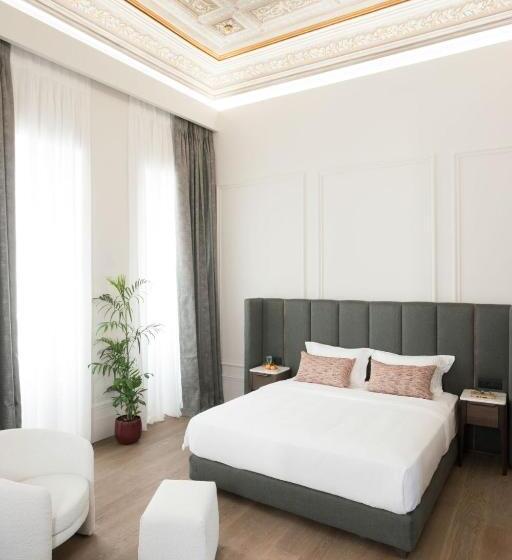 سوییت لوکس, Castro Hotel Syros