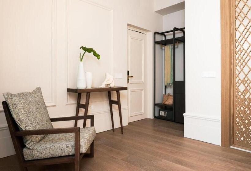 اتاق سوپریور با تخت بزرگ, Castro Hotel Syros