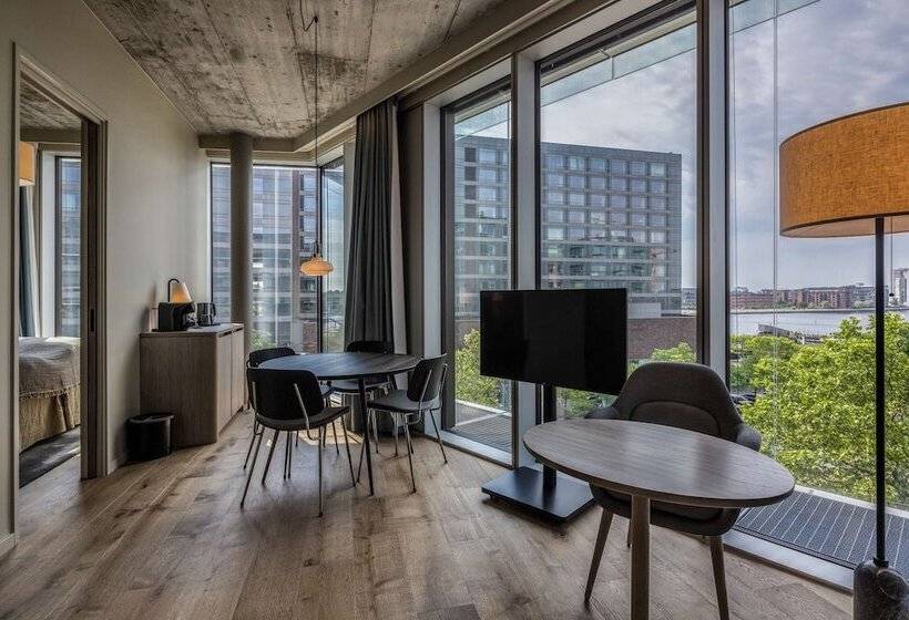 Полулюкс, Scandic Spectrum