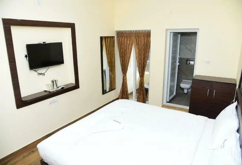 バルコニー付きデラックスルーム, R Inn Yercaud